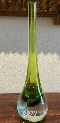 Vase à bouton de larme en verre d'art de Murano du milieu du siècle de style vintage vert