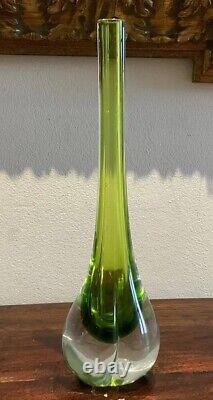 Vase à bouton de larme en verre d'art de Murano du milieu du siècle de style vintage vert