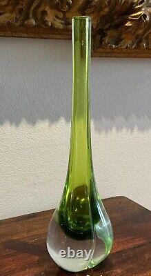 Vase à bouton de larme en verre d'art de Murano du milieu du siècle de style vintage vert