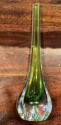 Vase à bouton de larme en verre d'art de Murano du milieu du siècle de style vintage vert