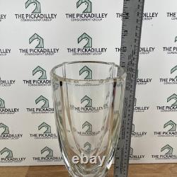 Vase à fleurs conique à panneaux en cristal au plomb clair lourd avec base carrée sur piédestal, 10,5 po