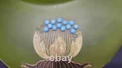 Vase antique en verre vert dépoli émaillé Art Nouveau