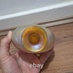 Vase bouteille en verre artistique Robert Held Canada, irisé rose violet, signé à la base