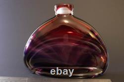 Vase bouteille en verre d’art de studio signé Steve Lindars, améthyste violet sculptural