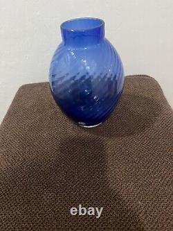 Vase côtelé en verre d'art bleu Tiffany & Co.