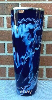 Vase d'art en verre soufflé à la main en édition limitée Curtiss Brock, signé C.B. Glass 14, de couleur bleue.