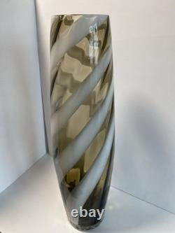 Vase de sol en verre Cristalleria Artistica Toscana Empoli des années 1960, 50 cm, à rayures façon sucre d’orge ?