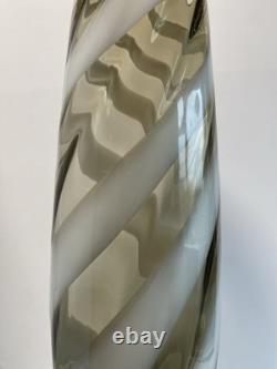 Vase de sol en verre Cristalleria Artistica Toscana Empoli des années 1960, 50 cm, à rayures façon sucre d’orge ?