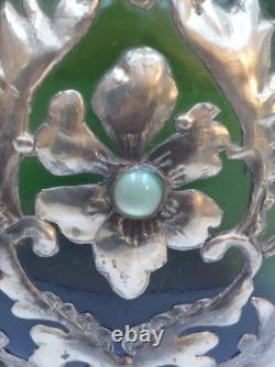 Vase en bouteille en métal surmonté de l'Art Nouveau ancien