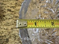 Vase en cristal TOWLE 24 % plomb, motif, fabriqué en Pologne, 12 po de hauteur x 6,5 po. D’occasion.