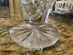 Vase en cristal TOWLE 24 % plomb, motif, fabriqué en Pologne, 12 po de hauteur x 6,5 po. D’occasion.