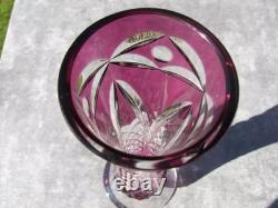 Vase en cristal Val St Lambert Patrick J Depuydt en verre clair taillé fuchsia cranberry