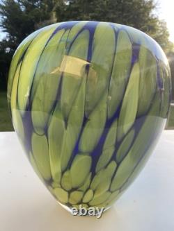 Vase en cristal en verre art soufflé à la main vintage large en bleu cobalt et vert/jaune