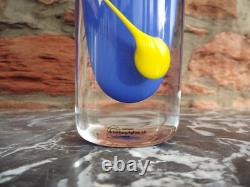Vase en cristal en verre cobalt bleu et jaune signé Strombergs Hyttan Suède 1970