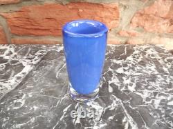 Vase en cristal en verre cobalt bleu et jaune signé Strombergs Hyttan Suède 1970