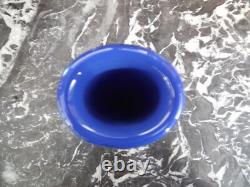 Vase en cristal en verre cobalt bleu et jaune signé Strombergs Hyttan Suède 1970