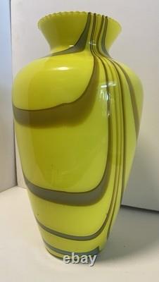 Vase en verre Empoli rayé jaune et gris par Vetreria Artigiana Sanminiatello