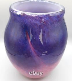 Vase en verre Monart Art Déco forme XD rose et violet 23 cm de haut