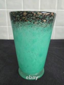 Vase en verre Monart Art Déco vert avec noir et or en parfait état