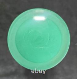 Vase en verre Monart Art Déco vert avec noir et or en parfait état