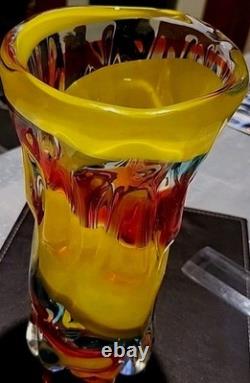 Vase en verre. Vase en verre multicolore japonais Iwatsu Hineri. Trou rare. Bon état.