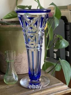Vase en verre à superposition bleue Kenilworth en cristal taillé Walsh Art Déco vers 1930
