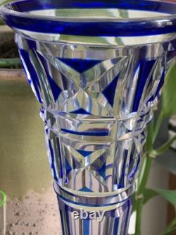 Vase en verre à superposition bleue Kenilworth en cristal taillé Walsh Art Déco vers 1930