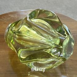 Vase en verre abstrait vintage tchèque fin des années 60 / début des années 70. Josef Hospodka