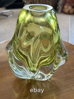 Vase en verre abstrait vintage tchèque fin des années 60 / début des années 70. Josef Hospodka