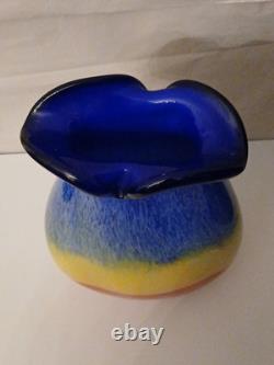 Vase en verre art à rayures arc-en-ciel italiennes rouge, jaune et bleu en verre épais