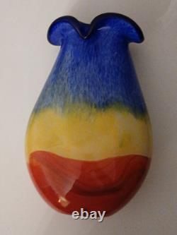 Vase en verre art à rayures arc-en-ciel italiennes rouge, jaune et bleu en verre épais