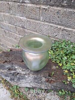 Vase en verre art antique Loetz Olympia Glatt. Vert irisé