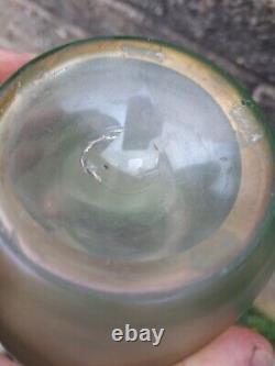 Vase en verre art antique Loetz Olympia Glatt. Vert irisé