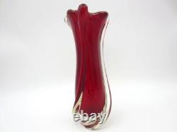 Vase en verre art sommerso rouge à côtes torsadées vintage Murano années 60