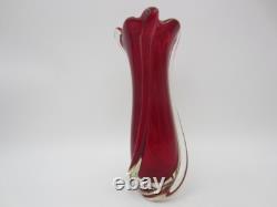 Vase en verre art sommerso rouge à côtes torsadées vintage Murano années 60