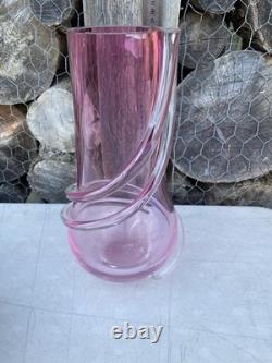 Vase en verre art spiral à rayures roses, moderne du milieu du siècle
