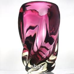 Vase en verre art tordu vintage de Chribska en République tchèque par Josef Hospodka vers 1970 rose 8