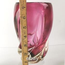 Vase en verre art tordu vintage de Chribska en République tchèque par Josef Hospodka vers 1970 rose 8