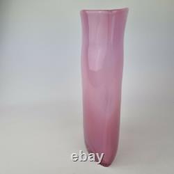 Vase en verre art vintage du 20ème siècle rose de 29 cm de haut x 15 cm de large