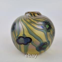 Vase en verre art vintage irisé non identifié signé décoré de fleurs