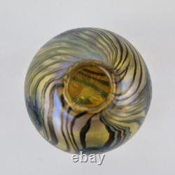 Vase en verre art vintage irisé non identifié signé décoré de fleurs