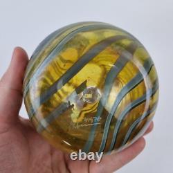 Vase en verre art vintage irisé non identifié signé décoré de fleurs