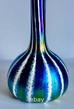 Vase en verre artistique Igor Muller soufflé à la main irisé Art Nouveau tchèque