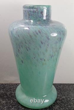 Vase en verre artistique Monart soufflé à la main, jade vert, des années 1930, Art Déco, rare.