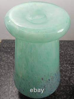 Vase en verre artistique Monart soufflé à la main, jade vert, des années 1930, Art Déco, rare.