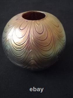 Vase en verre artistique à plumes tirées, daté et signé Donald Carlson, irisé, RARE