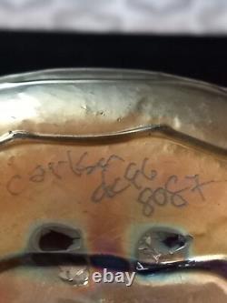 Vase en verre artistique à plumes tirées, daté et signé Donald Carlson, irisé, RARE
