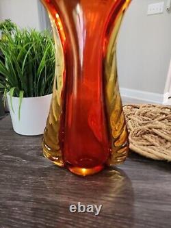Vase en verre artistique ambré vintage