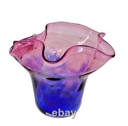 Vase en verre artistique décoratif étonnant Steninge Slott Suède, dégradé de rouge à bleu, 17 cm