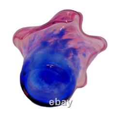 Vase en verre artistique décoratif étonnant Steninge Slott Suède, dégradé de rouge à bleu, 17 cm